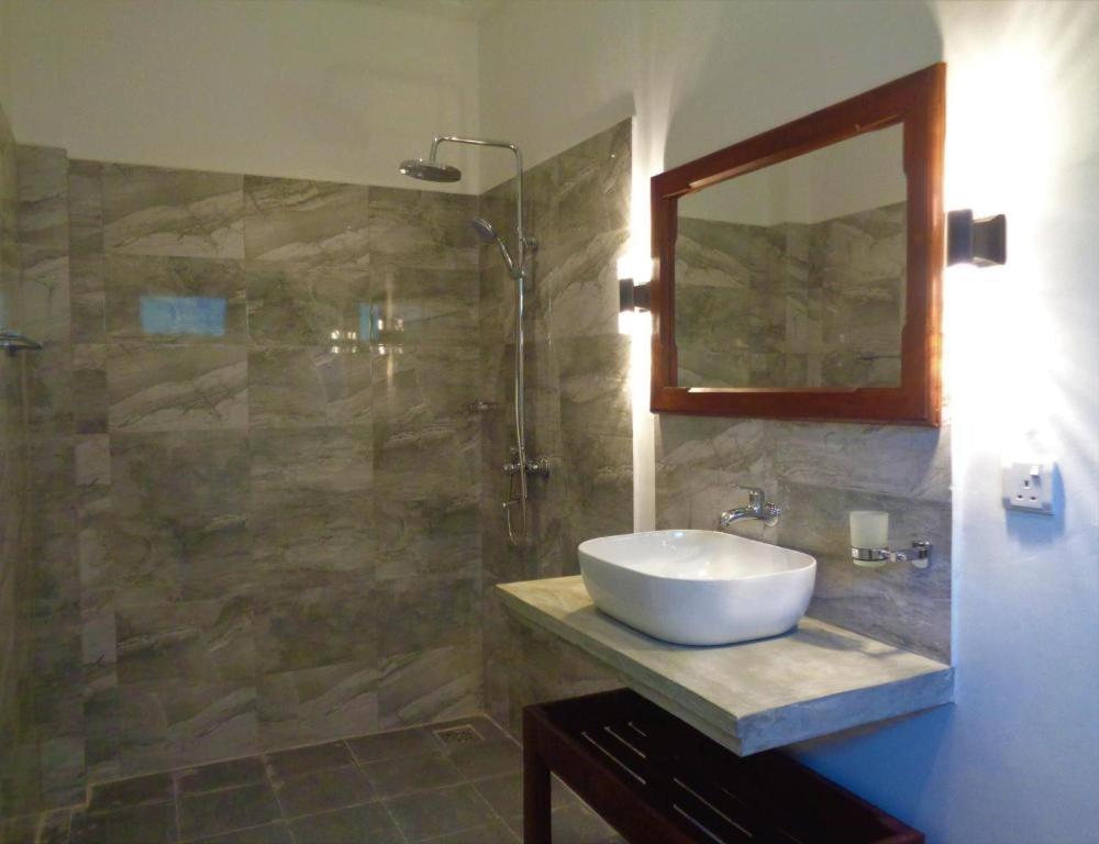New Holiday Reach Unawatuna Luaran gambar